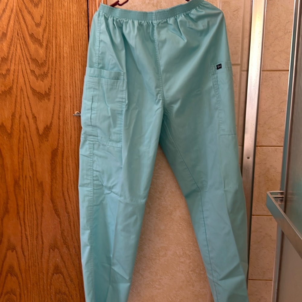3 pocket elastic waist